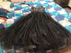 Elegant Black Lace &amp; Tulle Formal Gown