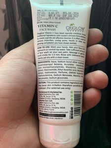 OXYGLOW Vitamin C Face Wash