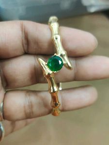 Anti Tarnish Emerald Stone Bracelet