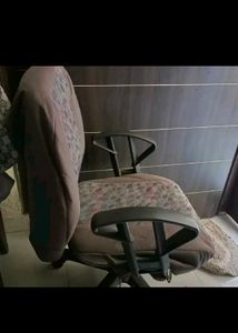 Beautiful Rolling Chair For Sell