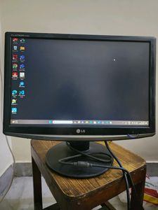 LG Flatron W1952S Monitor