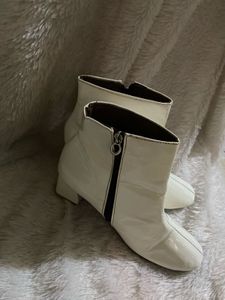 Y2k 💕White Leather patent Ankle Boots
