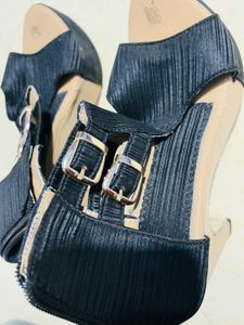 Stunning Black 👠 Heels
