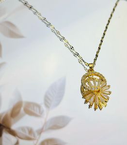 Rotating Gold Flower Pendant Necklace Anti Tarnish