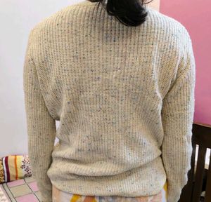 Off-white Knitted Sweater
