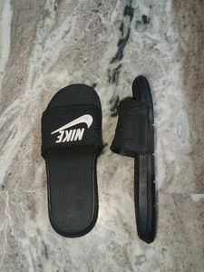 Premium Nike Slides (UNISEX)