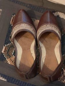 Daily used jutti sandals
