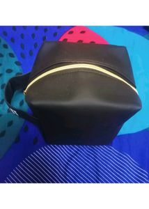 Loreal Paris I Am Worth Cube Pouch