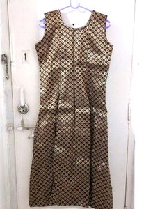 💥🆕️ Black Brocade Long Kurti With Slits (Sleeves Available)