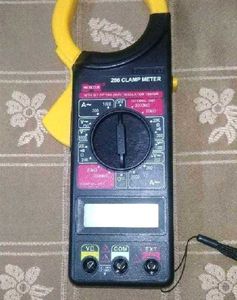 Digital Clamp Meter