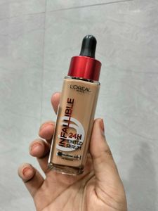 Loreal Paris Tinted Serum Foundation-Medium.