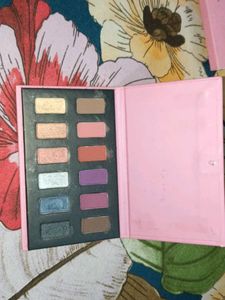 Squad Goals Eyeshadow Kit