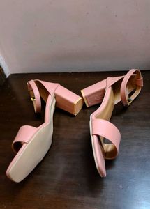 Women Pink Block Heel Strappy Buckle Sandali