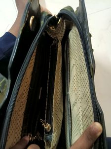 I am selling Ladies handbag And Also buy Coins Rat