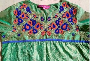 Kurta Kardana Work On Chest