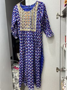 Nayra Cut Large Pure Cotton Suit Set