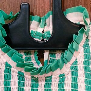 🛍️ Striped High Neck Top ⭐⭐⭐⭐⭐