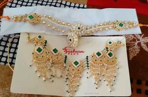 Choker and Earrings With Combo mathapatti,mangtika