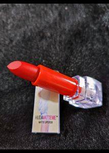 HUDA BEAUTY NO. 09
