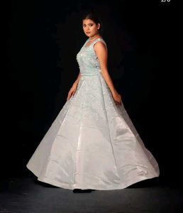 Elegant Gown  Price 7000 Not 800