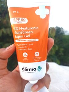 80 g ❤️ The Derma Co 1% Hyaluronic Acid Sunscreen