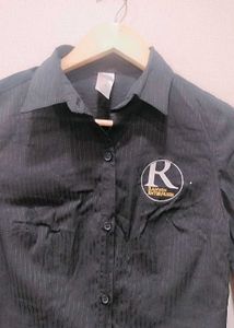 BLACK CROP SHIRT