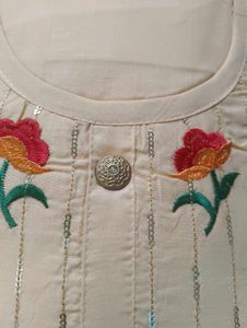 Floral Embroidered Kurti Set