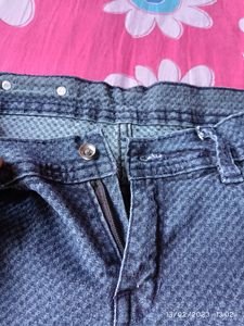 Dark Washed Jeans For Women Fits Upto 28 Waist. Mid Rise Jeans.