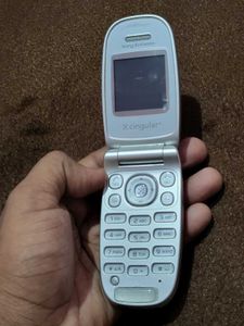 Vintage Sony Ericsson Z300a Flip Phone