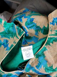 Multi Floral Print Kurta (Women&#39;s)