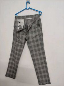 Men&#39;s Gray Plaid Slim Fit Casual Trousers