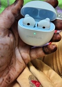 Oneplus Nords  Buts CE( MoonLight White) Charge Ceble
