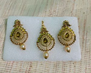 Gold-toned Earrings &amp; Maang Tikka Set