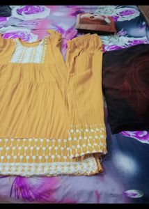 Nayra Cut Suit