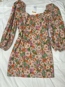 Beautiful Foral Summer Dress (New with Tag)