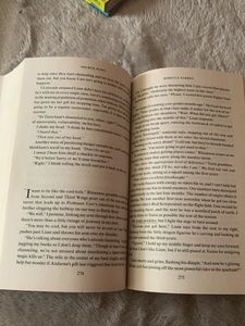 FOURTH WING By Rebecca Yarros