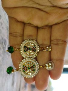 Pearl &amp; Green Stone Choker