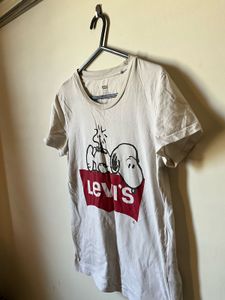 Levi's x Snoopy Graphic Tee 🤍🥰😍