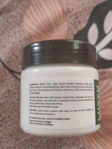 LUVYH Skin Whitening Scrub (1 free gift 🎁 )