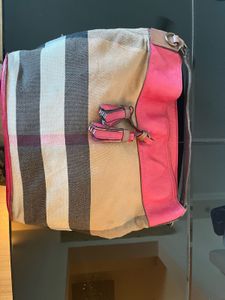 Burberry bag - Throaway price
