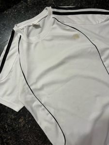 Adidas T-shirt