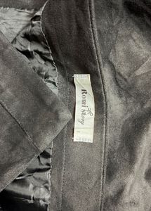 Chic Black Mini Skirt