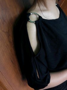 Women&#39;s Off Shoulder