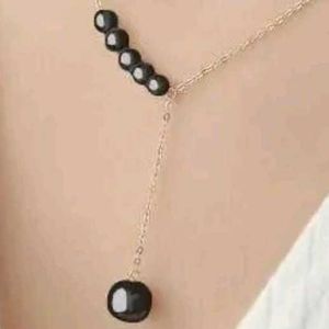 Black And White Pearl Pendant Necklaces Combo