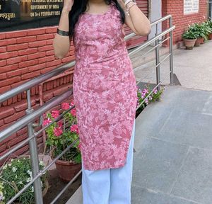 Women Sleeveless Kurti