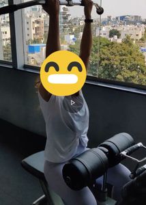 White Gym Wear Which Has Knot