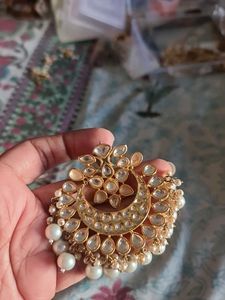 Kundan Chandbali And Maang Tikka Set