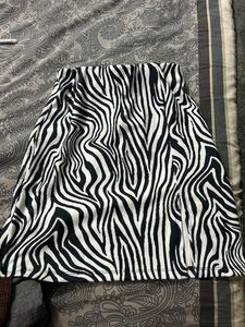 SSS ZEBRA  MINI SKIRT 💗(w Tag)