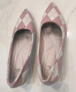 Kins Brand Textured Pumps