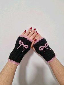 Crochet Fingerless Gloves with Bows